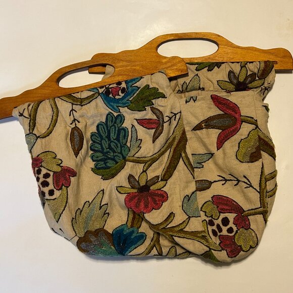 Vintage Mid Century Floral Crewelwork Bag with Wooden Handles - Picture 2 of 8